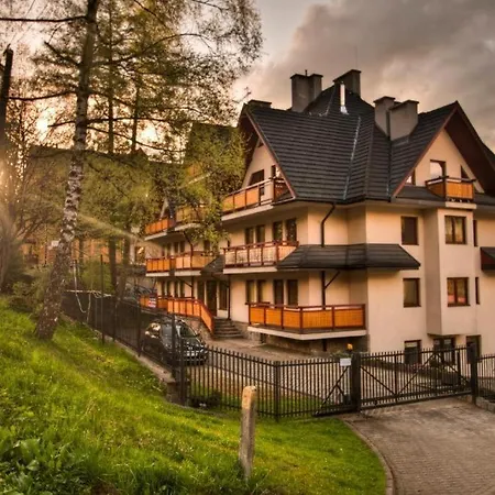 Apartment Morskie Oko & *